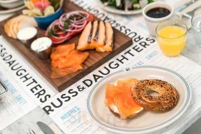 Russ & Daughters Cafe