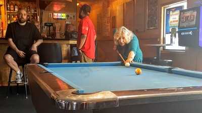 Golden Horse 122nd Bar And Grill