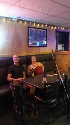 Golden Horse 122nd Bar And Grill