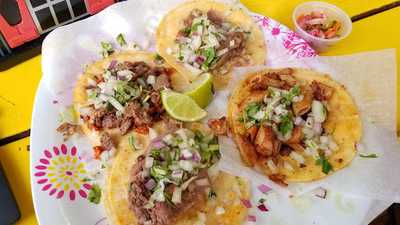 Los Alambres Torteria Taqueria