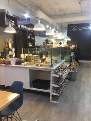 The Goddess And Grocer