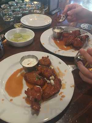 Zoe's Bar And Restaurant