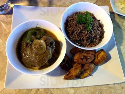 Rosy's Cakery & Cafe