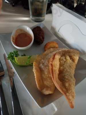 Rosy's Cakery & Cafe