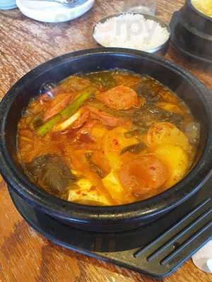 Ducky Wok Restaurant