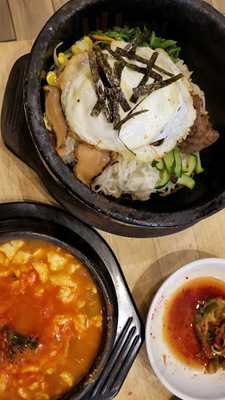 Ducky Wok Restaurant