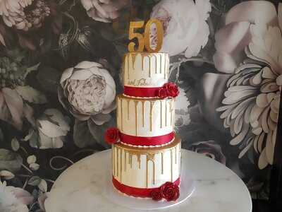 Rolling In Dough Bakery And Custom Cakes