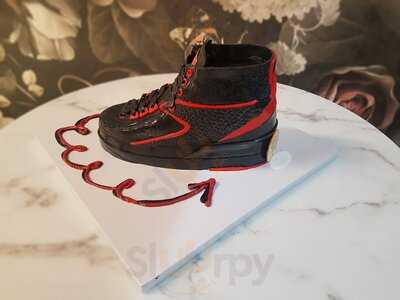 Rolling In Dough Bakery And Custom Cakes