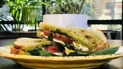 The Coffee Bean & Tea Leaf