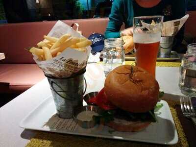 Mr.crave Bistro + Cafe