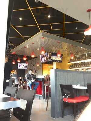 Chicken Charlie's Table