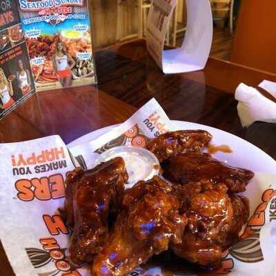 Hooters