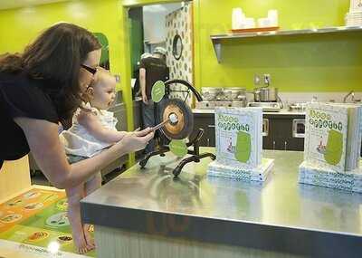 Bean Sprouts Cafe & Cooking School