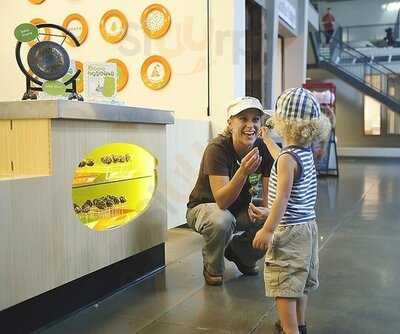 Bean Sprouts Cafe & Cooking School