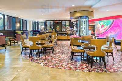 Pineapple Bistro & Bar