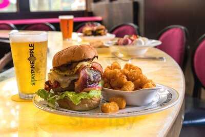 Pineapple Bistro & Bar