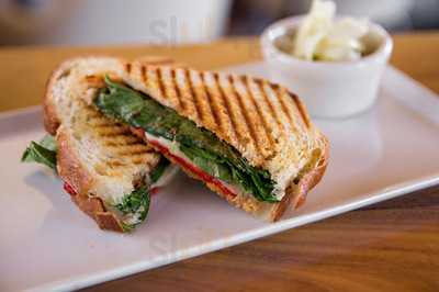 Pour Wine Bar Bistro