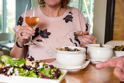 Pour Wine Bar Bistro