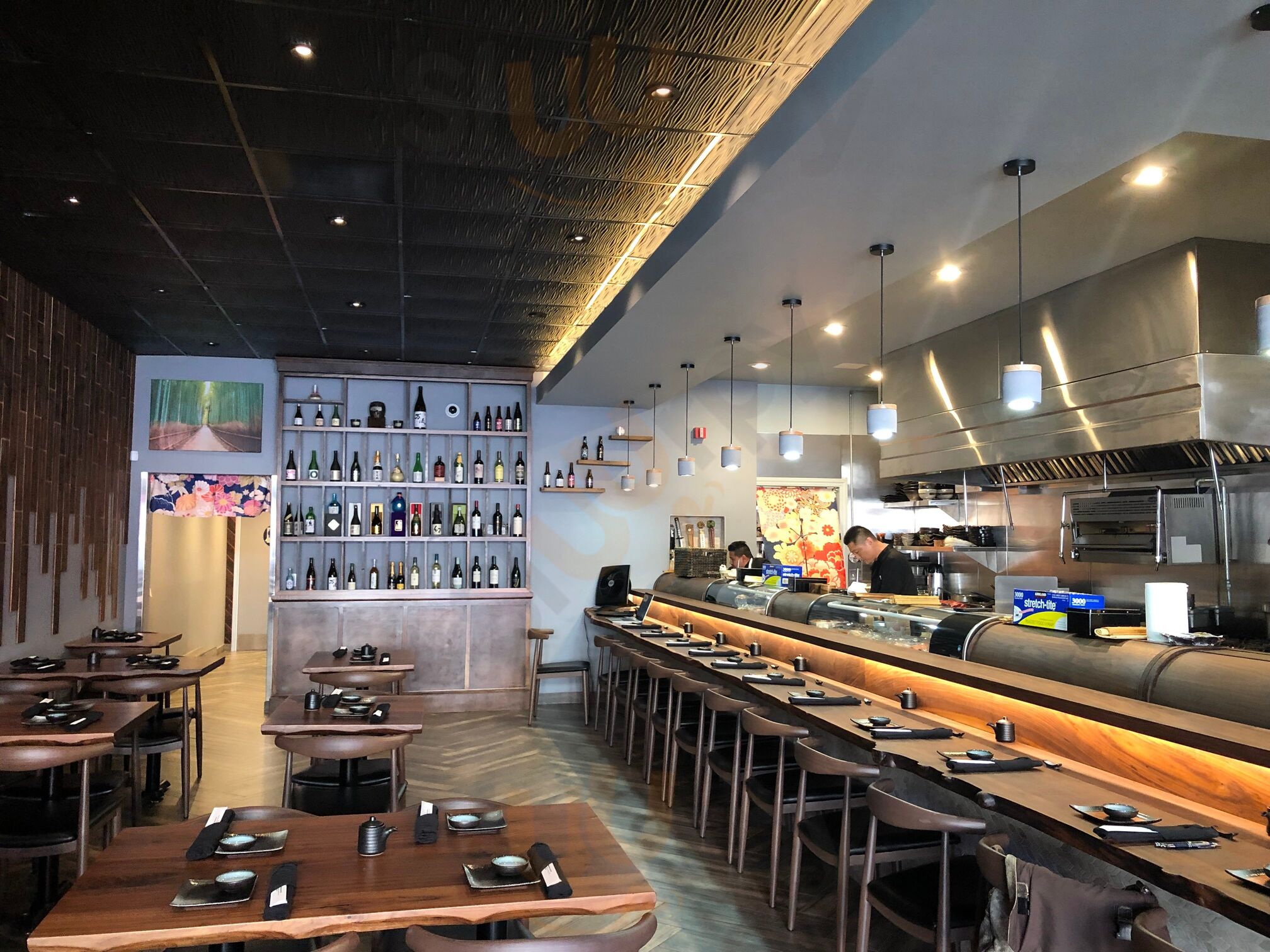 Hakashi Japanese Bar & Grill