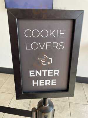 Crumbl Cookies Centennial