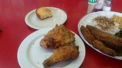 Sister Pee Wee's Soul Food