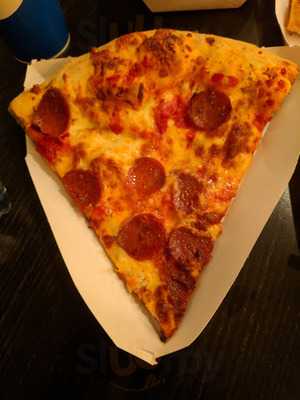 Frankie's By The Slice - Navy Pier