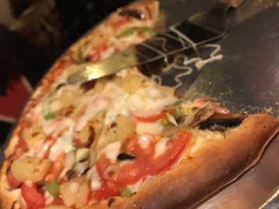 Compari's Pizza & Italian