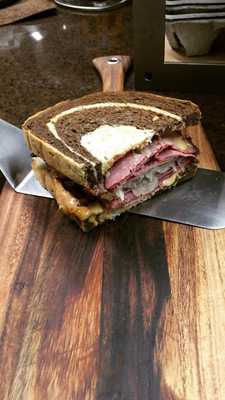 Fishermen's Green Market And Deli