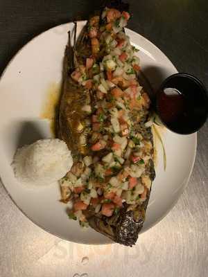 Quilox Restaurant & Lounge