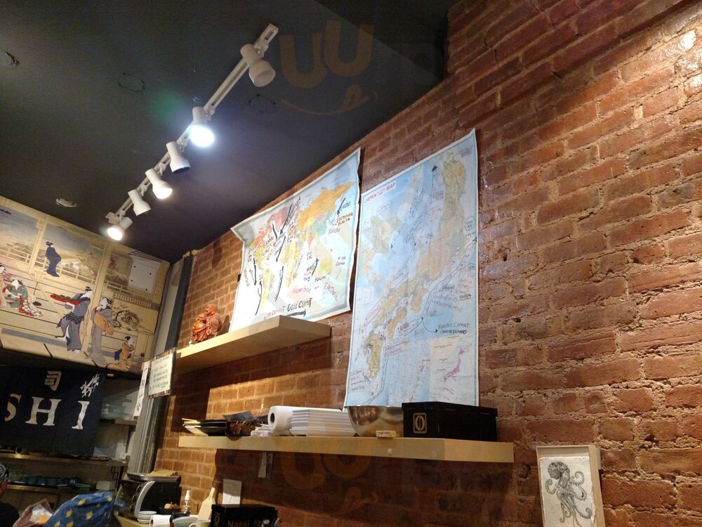 Tanoshi Sushi Sake Bar