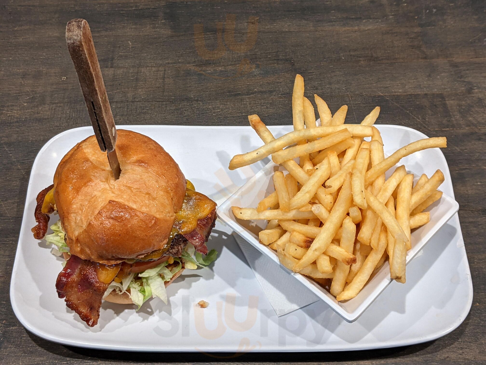 Otter Bar And Burger