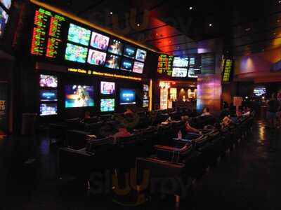 Ringer Wings, Pizza And Sliders