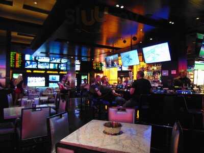 Ringer Wings, Pizza And Sliders