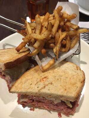 Annie Moore's Bar & Restaurant