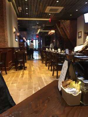 Annie Moore's Bar & Restaurant