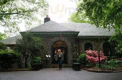 New Leaf Restaurant & Bar