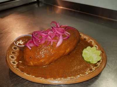 El Chino Restaurant Y Tacos