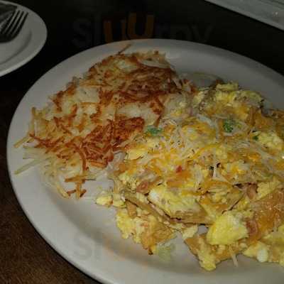 El Chino Restaurant Y Tacos