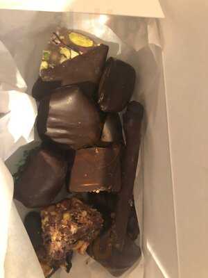 Mansoura's Oriental Pastry