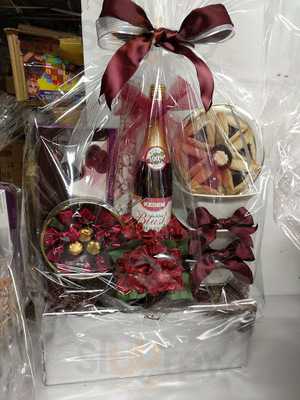 Yossi's Heimishe Bakery