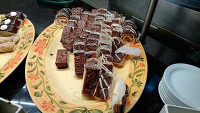 Charlie's Market Buffet