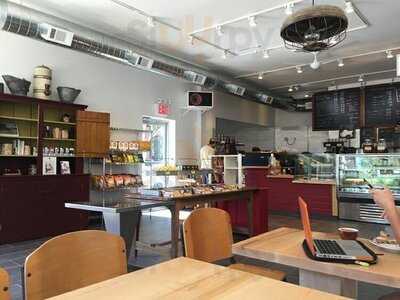 Starliner Cafe & Market