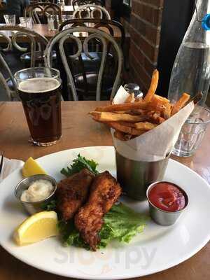 Phebe's Tavern & Grill