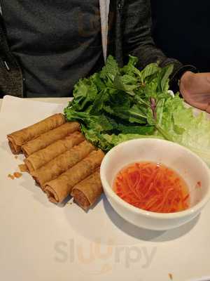 Quehuong Restaurant