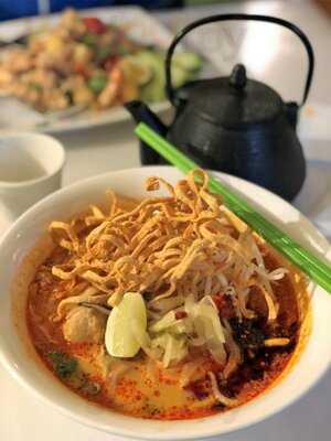 Kinn Kao Table & Bar