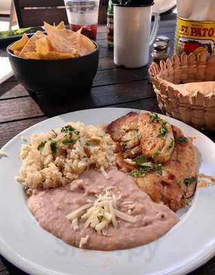 El Puerto Seafood By The Park