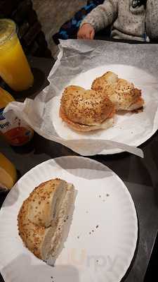Brothers Bagels