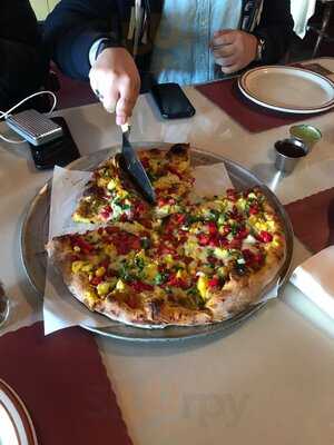 Zante's Indin Pizza And Indian Cuisine