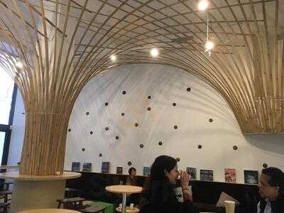 Newtree Cafe - California