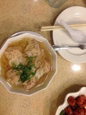 New Sun Hong Kong Restaurant